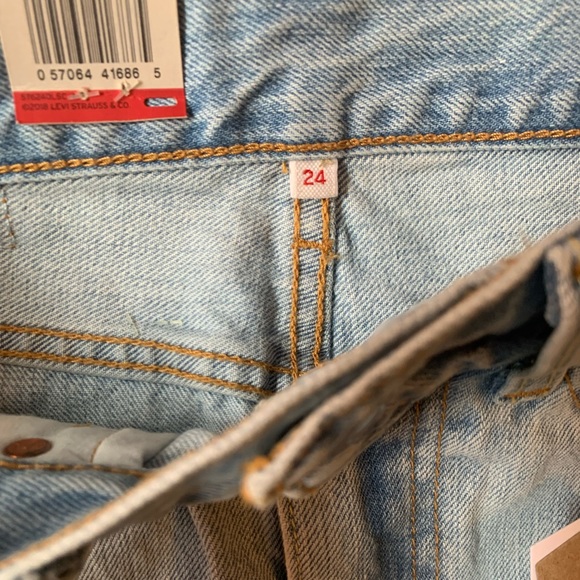 Levi’s High rise deconstructed denim skirt - Picture 5 of 6